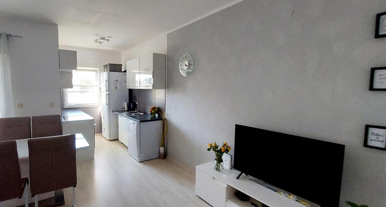 Apartman Near Fazana-500 From The Sea Dış mekan fotoğraf